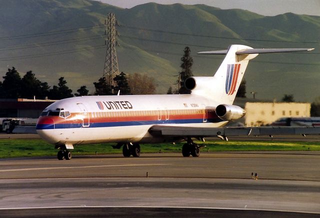 BOEING 727-200 (N7254U) - KSJC- mid 1990 s photo of a United 727 headed for 30 L and departing to Stapleton or Chicago.