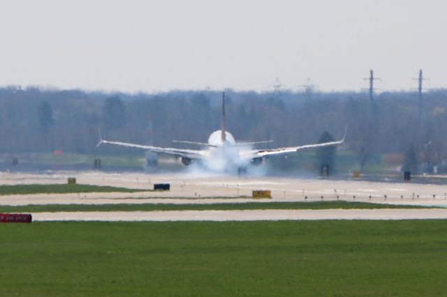 Boeing 737-900 (N28457)