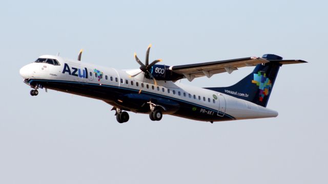 ATR ATR-72 (PR-AKI)