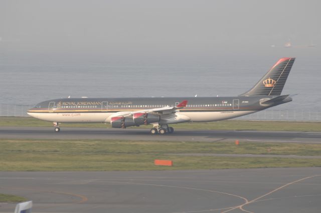 Airbus A340-200 (JY-AIC) - Landing at Haneda Intl Airport 34R on 2009/4/12