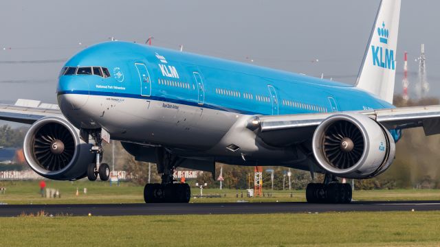 BOEING 777-300 (PH-BVK)