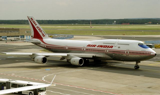 Boeing 747-400 — - Queen of the skies Boeing 747-400 sir laxman arriving in Mumbai India from EGLL