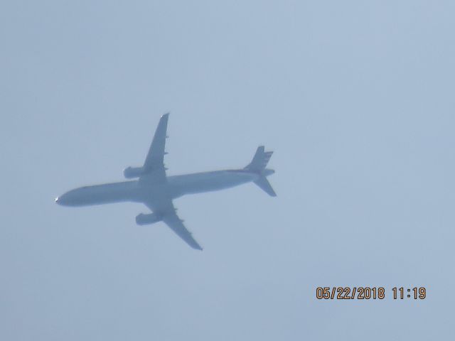 Airbus A321 (N562UW)