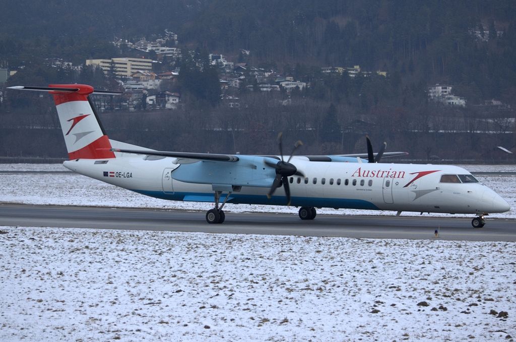 de Havilland Dash 8-400 (OE-LGA)