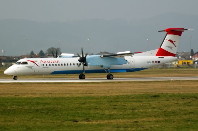 de Havilland Dash 8-400 (OE-LGD)