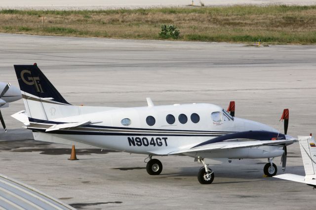 Beechcraft King Air 90 (N904GT)