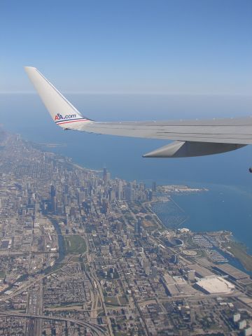 Boeing 757-200 (N636AM) - Downtown Chicago. Enroute ORD-LGA as "AA 380."