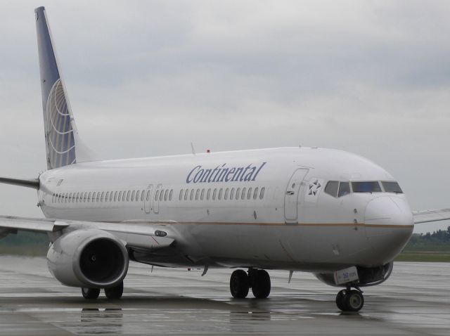 Boeing 737-800 (N35260)