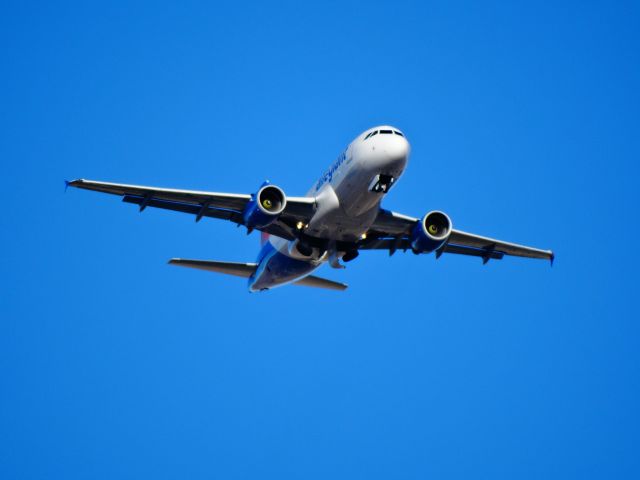 Airbus A319 —