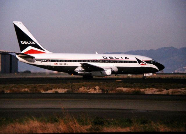 Boeing 737-200 (N373DL) - KSFO - Runway 1L departure for this Delta 737-200 early 1990s