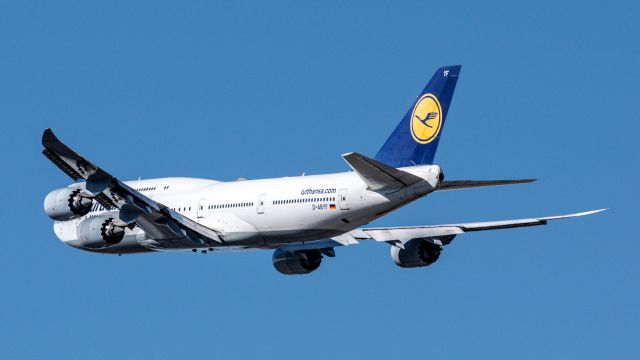 BOEING 747-8 (D-ABYF)