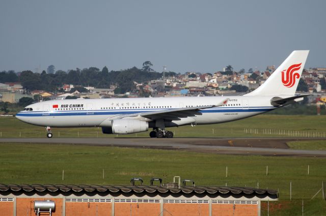 Airbus A330-200 (B-6092)