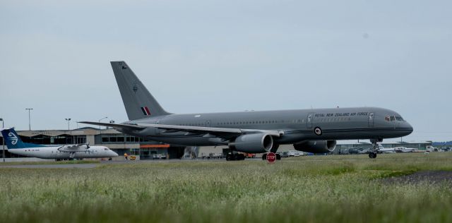 Boeing 757-200 (ANZ7572) - RNZAF 757 arrives in Invercargill for Exercises with other forces In Bluff. Named Southern Katipo 2013, the three-week exercise will involve the defence forces of the United States, the United Kingdom, Australia, Canada, France, Malaysia, Papua New Guinea, Singapore, Tonga and New Zealand.