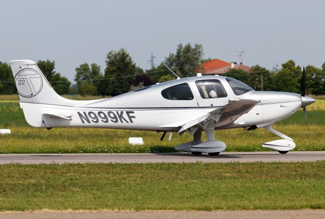 Cirrus SR22 Turbo (N999KF)