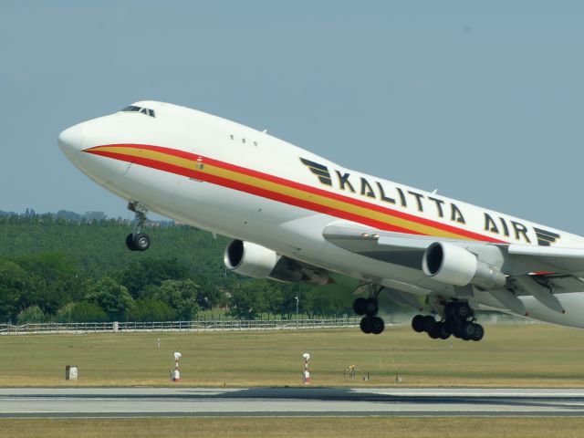 Boeing 747-200 (N704CK)