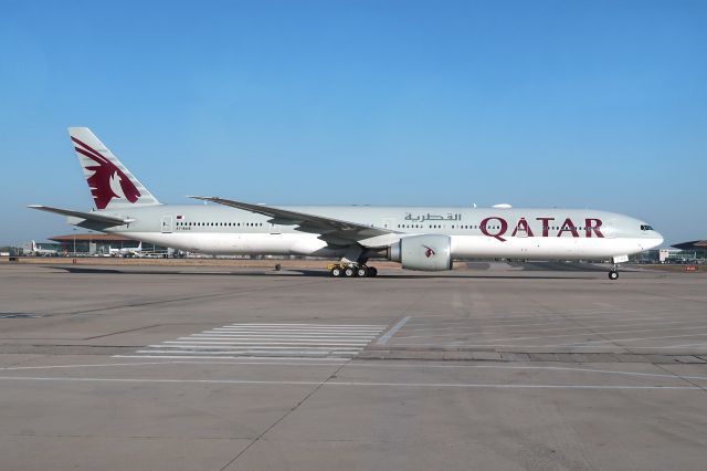 BOEING 777-300ER (A7-BAS)