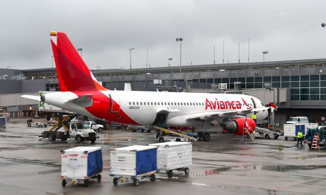 Airbus A320 (N862AV) - Avianca Airbus A320-214 N862AV in Washington Dulles