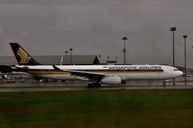 Airbus A330-300 (9V-STF) - Singapore Airlines-Airbus 330-300br /February 18, 2013