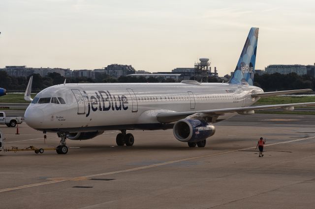 Airbus A321 (N956JT) - 12th August, 2024: Flight B6 1347 pushing back from Gate C28 at Reagan National Airport in Washington DC for her first flight of the day for departure to San Juan in Puerto Rico. 