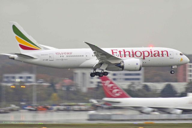 Boeing 787-8 (ET-AOS)
