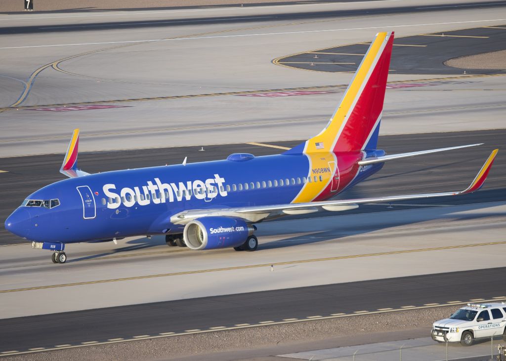 Boeing 737-700 (N908WN)