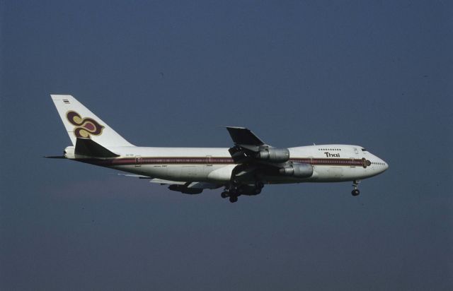 Boeing 747-200 (HS-TGF) - Final Approach to Narita Intl Airport Rwy34 on 1988/08/04