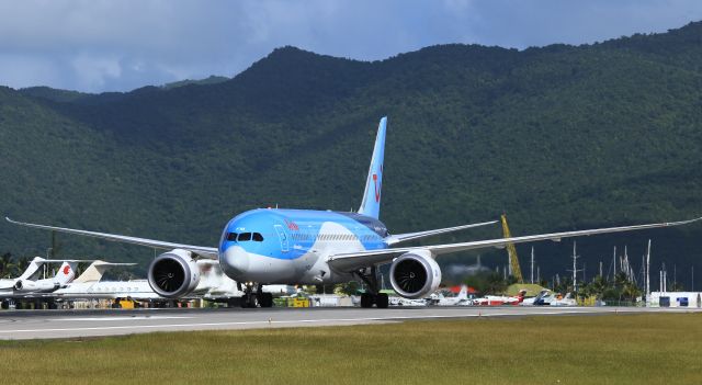 Boeing 787-8 (PH-TFM) - Arke fly back tracking the active to parking at St Maarten.