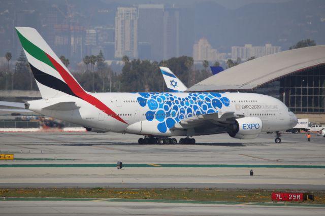 Airbus A380-800 (A6-EOF)