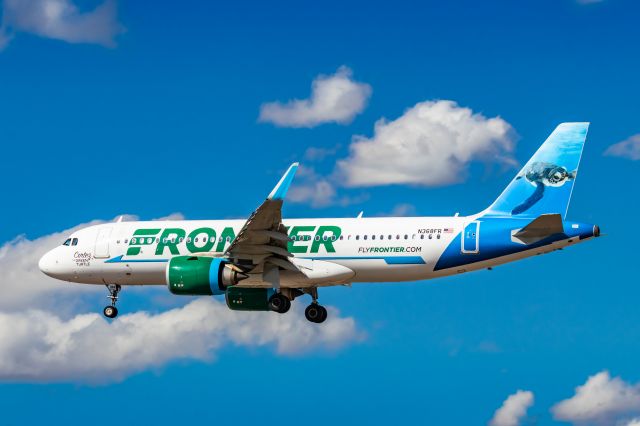 Airbus A320neo (N368FR) - A Frontier Airlines A320 neo "Cortez the Green Turtle" landing at PHX on 2/28/23. Taken with a Canon R7 and Canon EF 100-400 L ii.