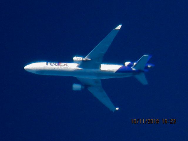 Boeing MD-11 (N587FE)