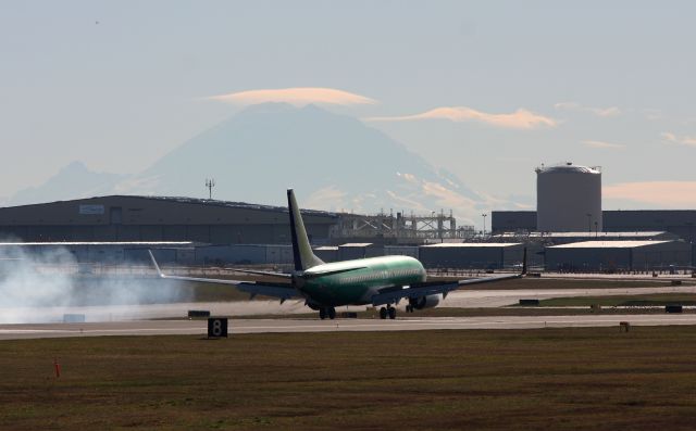 Boeing 737-800 (N1786B) - A future Ryan Air 737-800 Performing a touch a go at Paine Field.