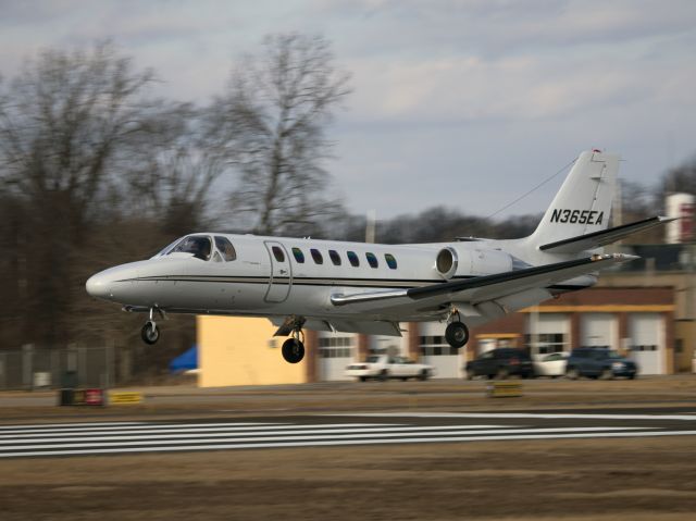 Cessna Citation V (N365EA) - Landing runway 26 at Danbury. CFM (Corporate Flight Mangement has 2 x Citation V, 2 x Phenom 100 and 3 x King Air 100 available for charter in the NY metropolitan area (KDXR KHPN KTEB KBDR). <a rel="nofollow" href="a rel=nofollow href=www.flycfm.com">www.flycfm.com</a&gtwww.flycfm.com">www.flycfm.com</a>/a;