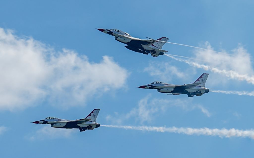 Lockheed F-16 Fighting Falcon —