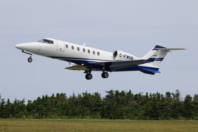 Learjet 40 (C-FWGB)