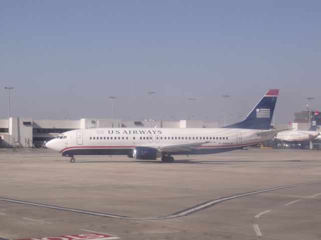 BOEING 737-400 (N456UW)