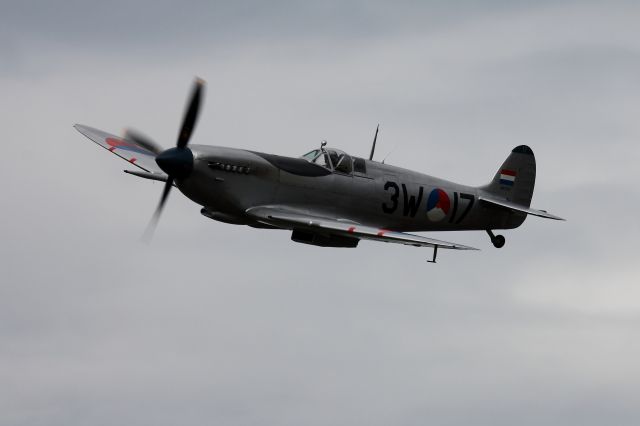 SUPERMARINE Spitfire —