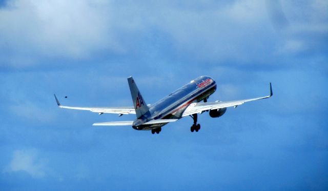 Boeing 757-200 (N184AN)