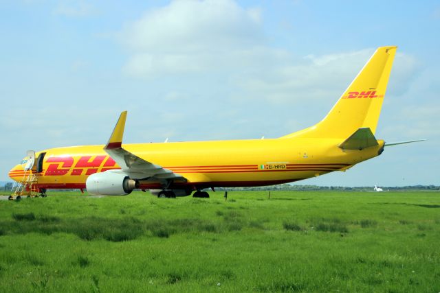 Boeing 737-800 (EI-HRD) - Parked outside the ASL Airlines hangar on 1-May-25 three days after being registered.