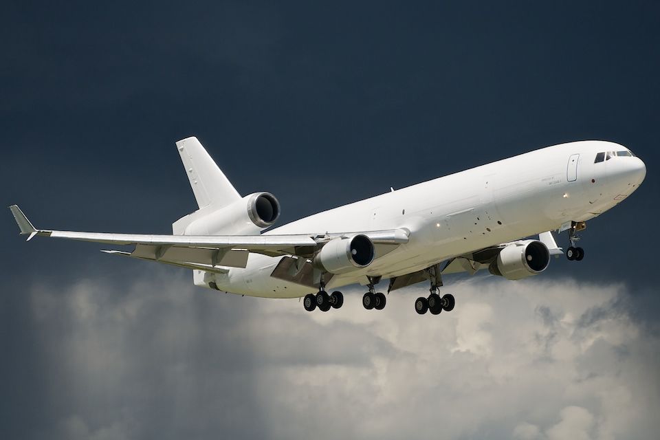 Boeing MD-11 (N951AR) - This is a new plane for Sky Lease I, in their distinctive color scheme!