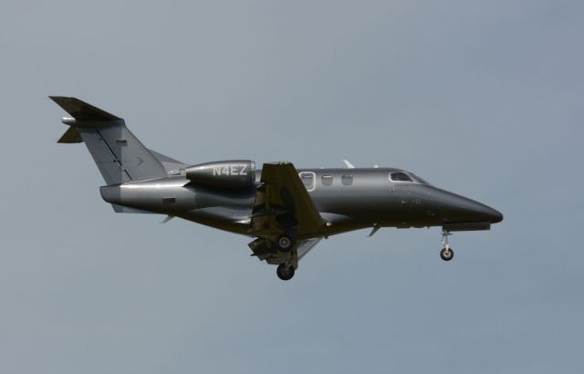 Embraer Phenom 100 (N4EZ) - Visiting CYHU on 14-09-2021