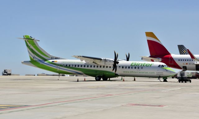 ATR ATR-72 (EC-MHJ) - Binter Canarias ATR 72-212A EC-MHJ in Las Palmas