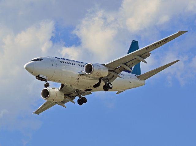 BOEING 737-600 —