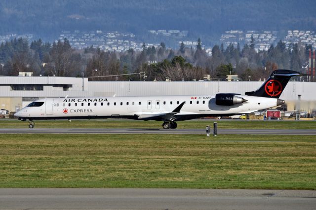 Canadair Regional Jet CRJ-900 (C-GJZT)