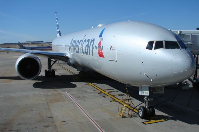 BOEING 777-300 (N718AN) - Presenting the Boeing 777-300ER operated by American Airlines.