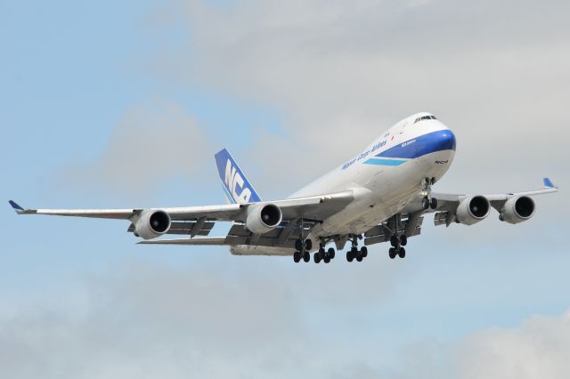 Boeing 747-400 (JA06KZ)