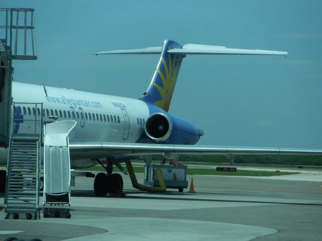 McDonnell Douglas MD-83 (N860GA) - AAY874 MD83  St. Petersburg, FL (KPIE) bound for Bangor, ME (BGR). Return flight. (Note: seemed to be an older MD83, seats reclined, but tray tables did not adjust for better fit. Super friendly crew, very impressed!)