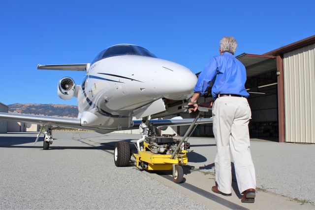 Embraer Phenom 100 (N122CR)