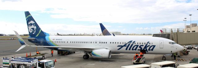 Boeing 737-900 (N448AS)