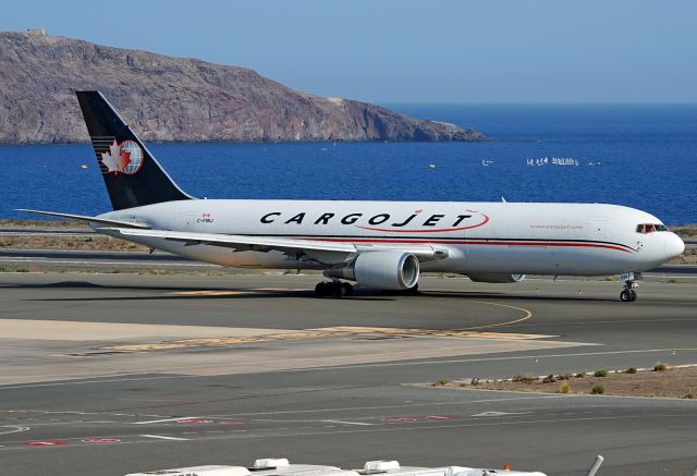 BOEING 767-300 (C-FMIJ)