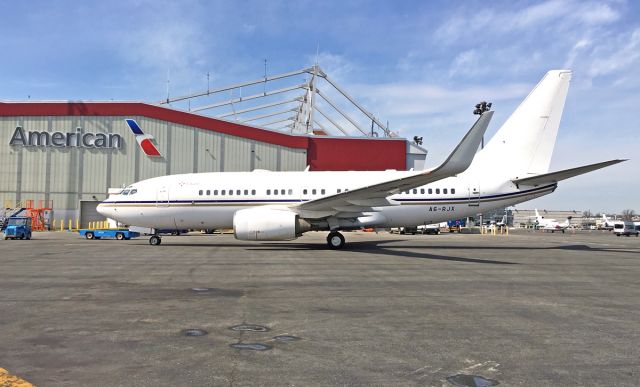 Boeing 737-700 (A6-RJX) - 03/28/2018 @ KBOS LOGAN
